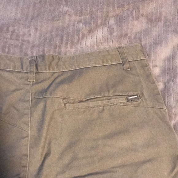 Volcom shorts - Picture 3 of 3